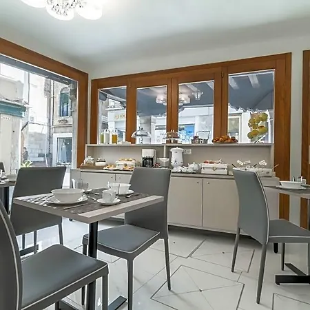 Grifoni Boutique מלון