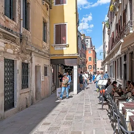 Grifoni Boutique 3*